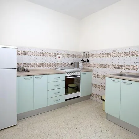 Standard 1 Bedroom Balluta Bay Апартаменты *